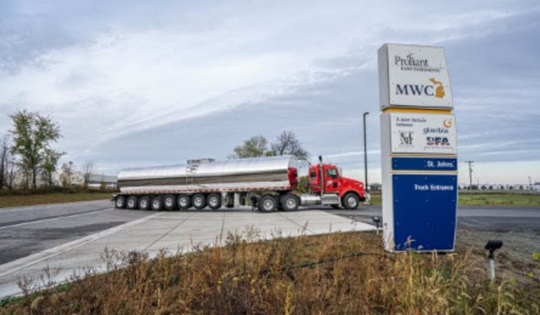 truck entering the mwc plant .png